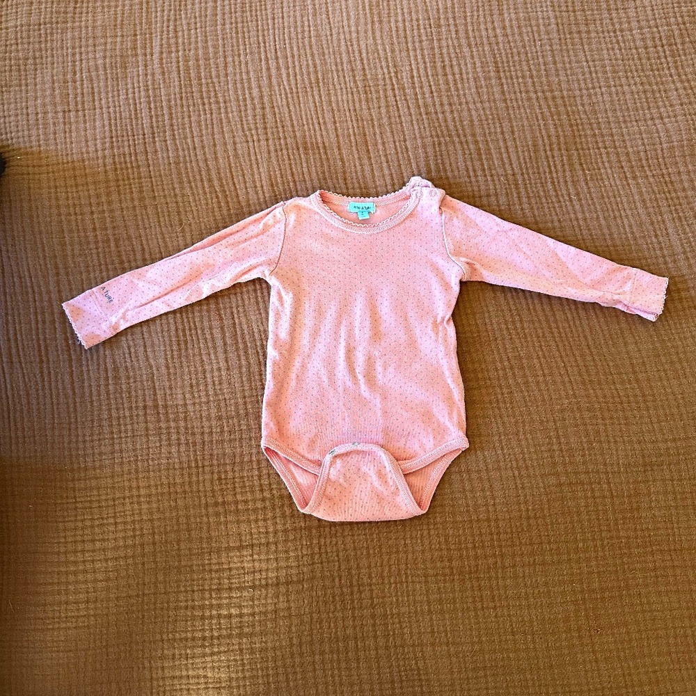 Lot of 4 long sleeve onesies 100% cotton, Iceland and Europe’s brands